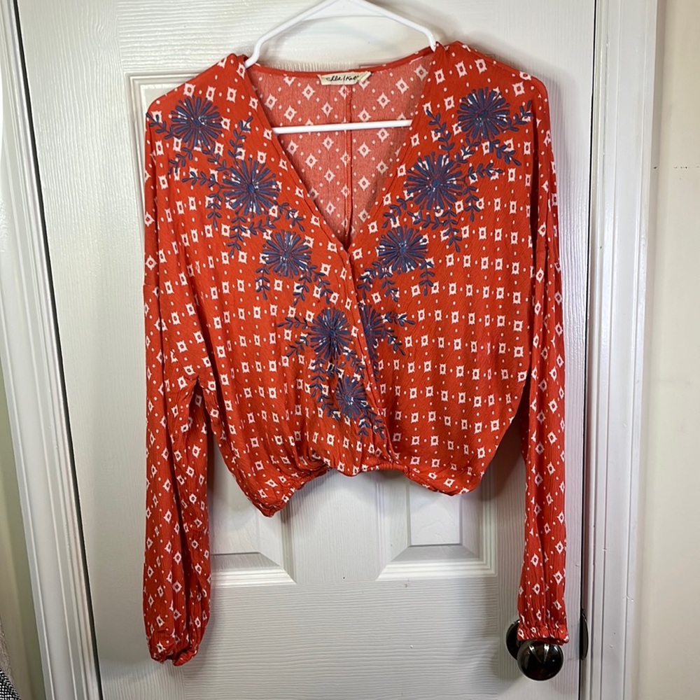Anthropologie Chloe & Katie Embroidered Salmon and Blue Crop Top